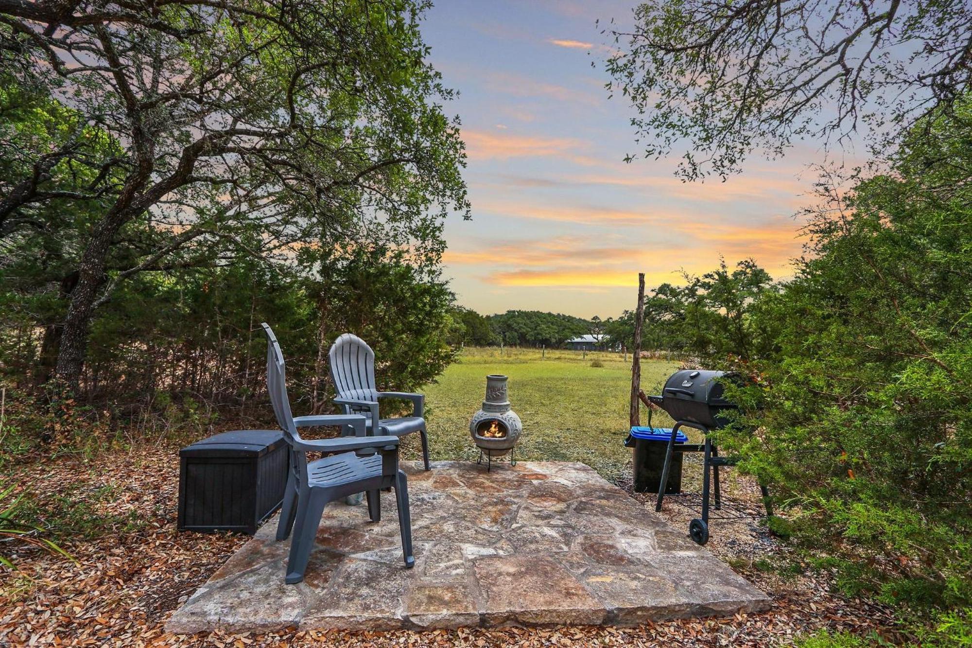 Cabins At Flite Acres - Coyote Cabin Wimberley Exterior photo