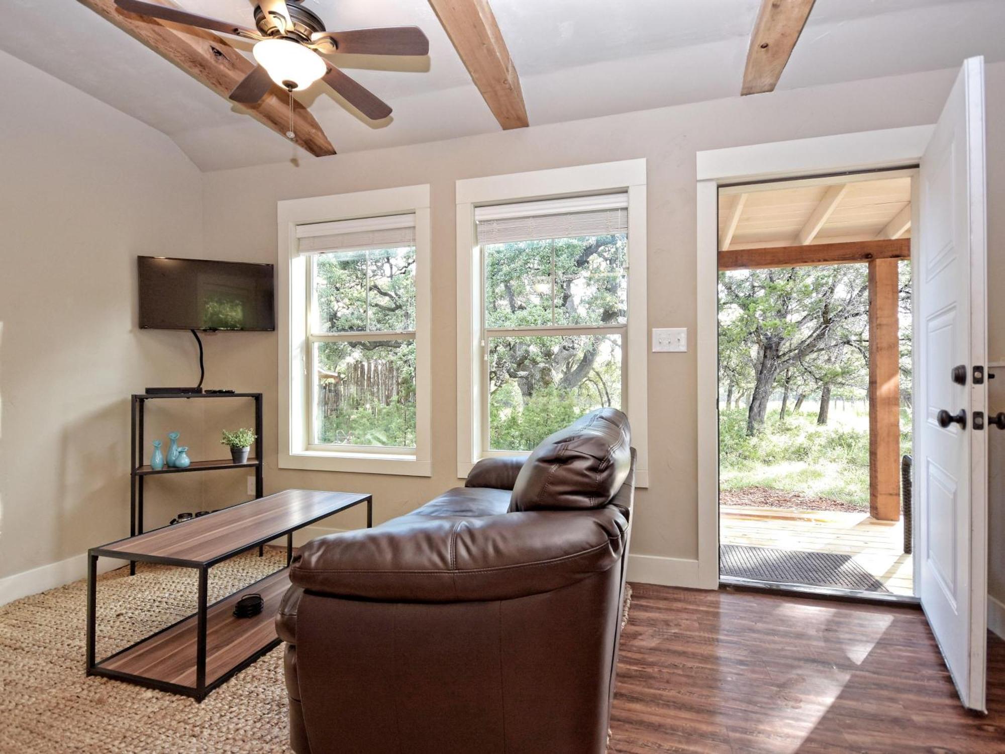 Cabins At Flite Acres - Coyote Cabin Wimberley Exterior photo